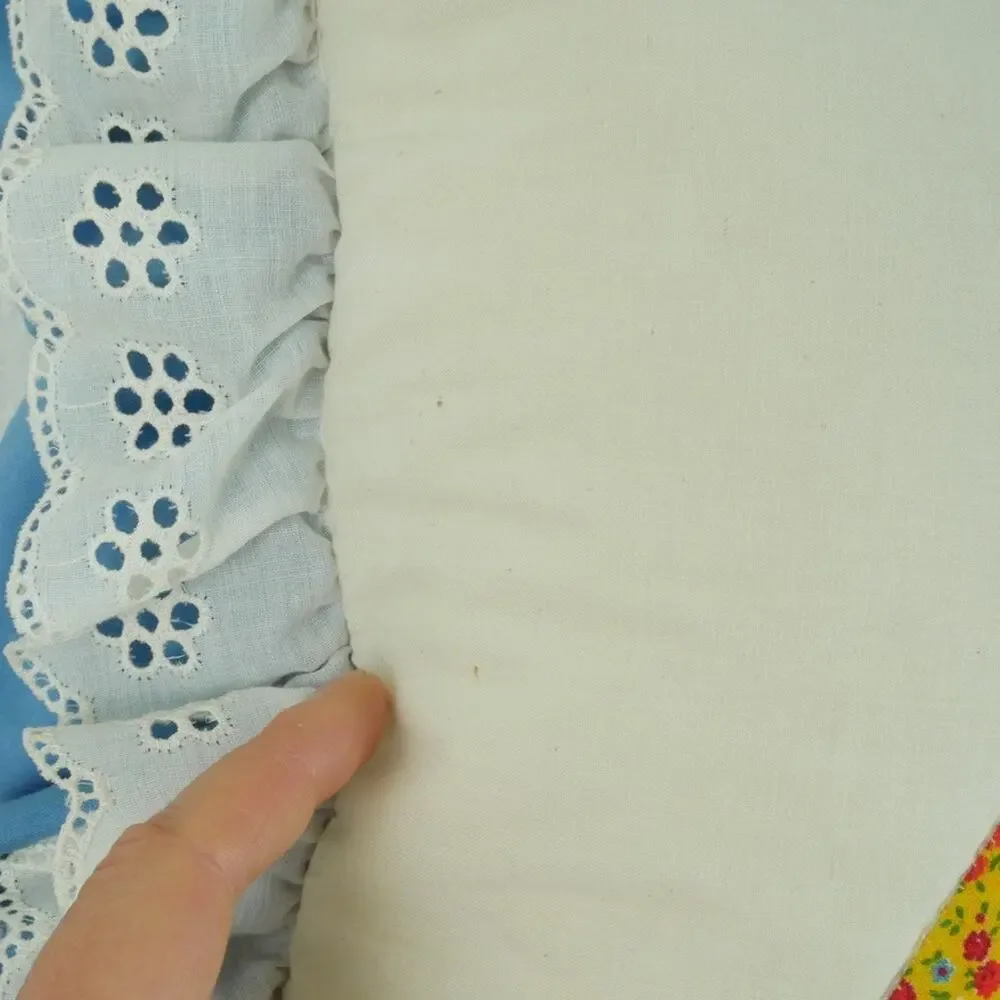 Vintage‎ Throw Pillow Granny Ruffle Eyelet Cottagecore Sunbonnet Sue Embroidered